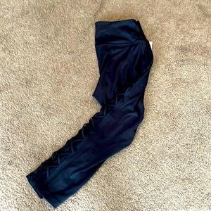 Victoria’s Secret Incredible Essential Leggings